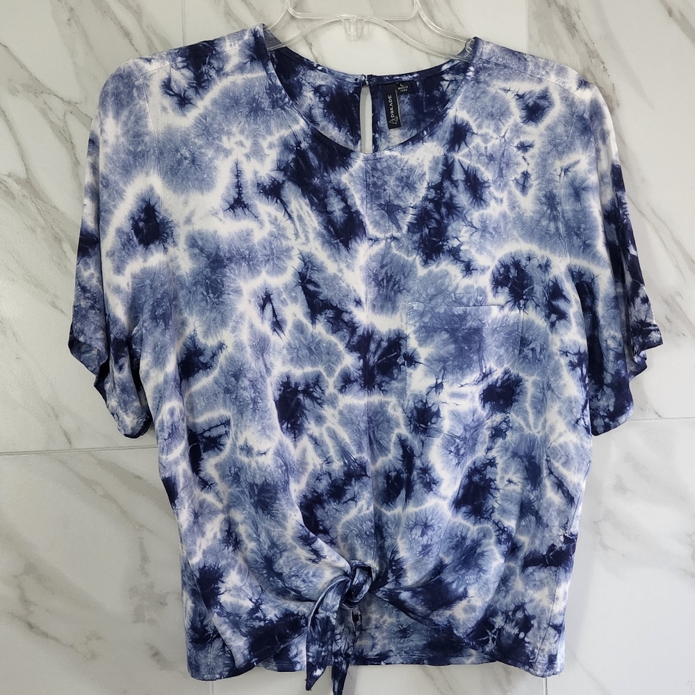 D&Kade - Blue Tie Dye Knot Shirt